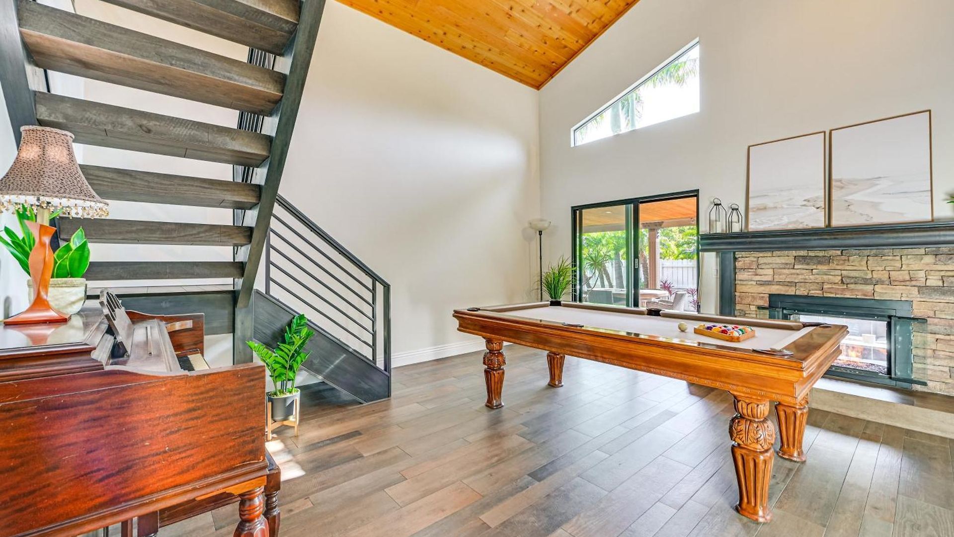 Walk To Lagoon! Luxe Coastal Escape W/ Pool Table *