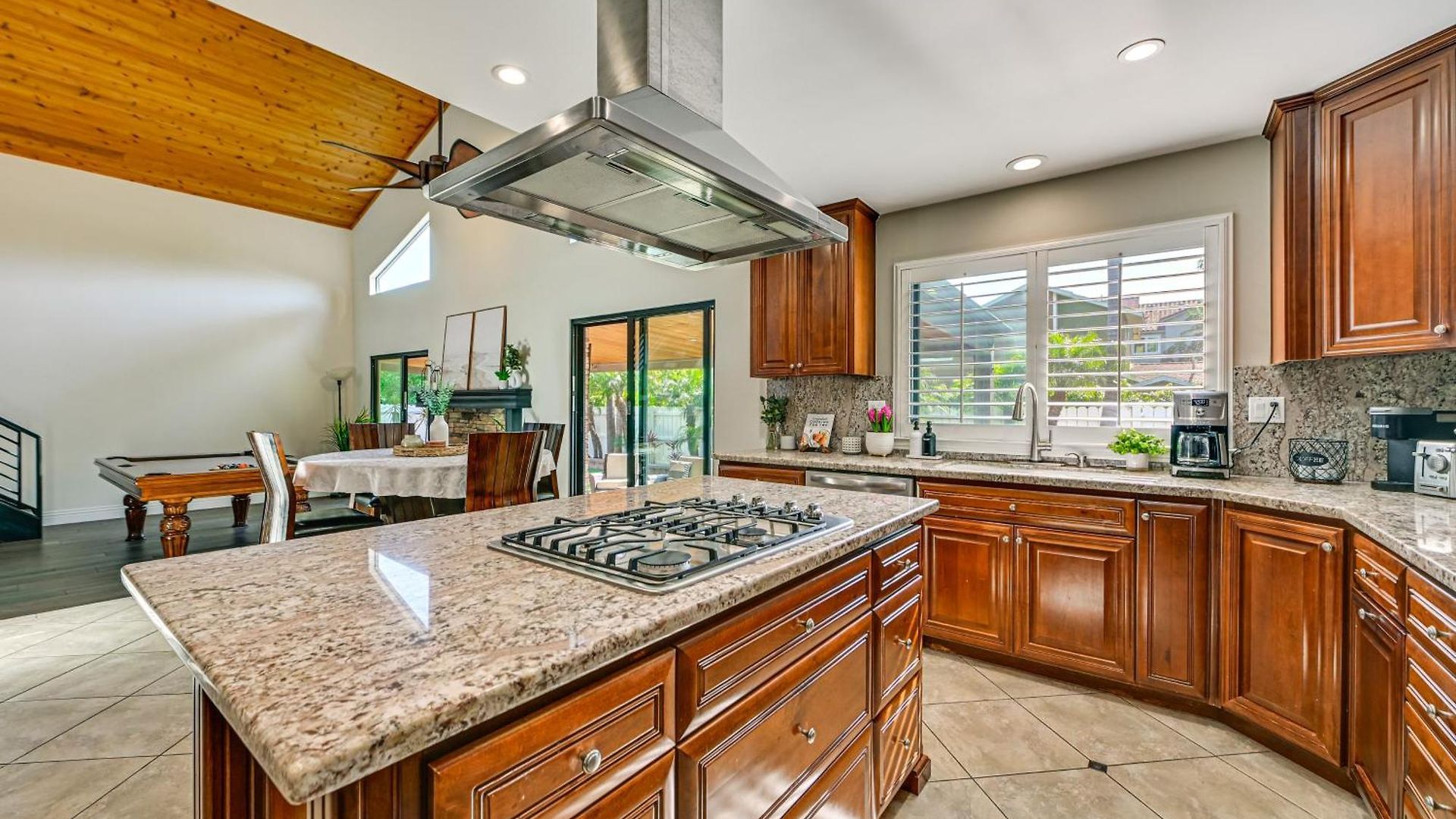 Walk To Lagoon! Luxe Coastal Escape W/ Pool Table