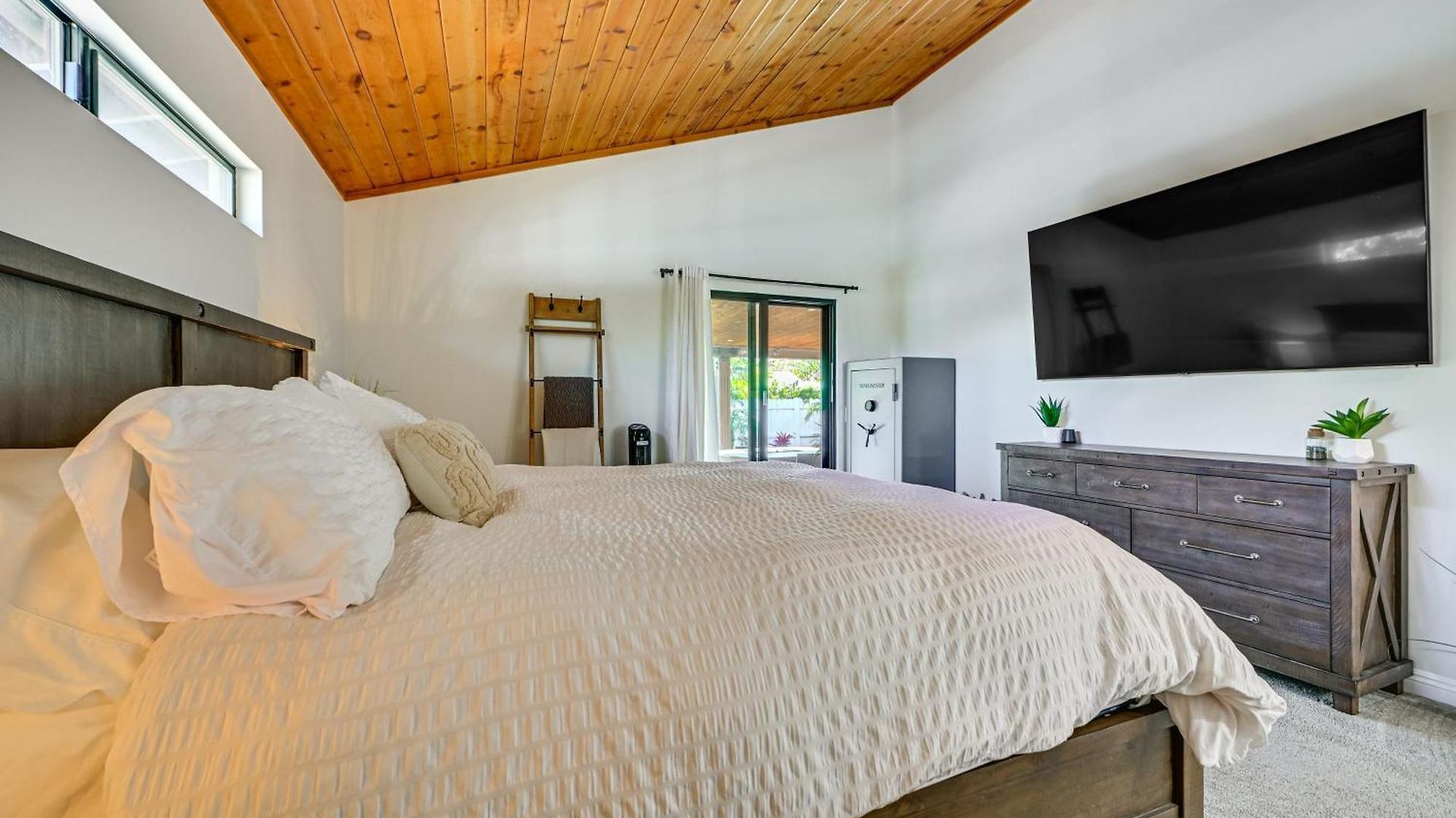 Walk To Lagoon! Luxe Coastal Escape W/ Pool Table Carlsbad