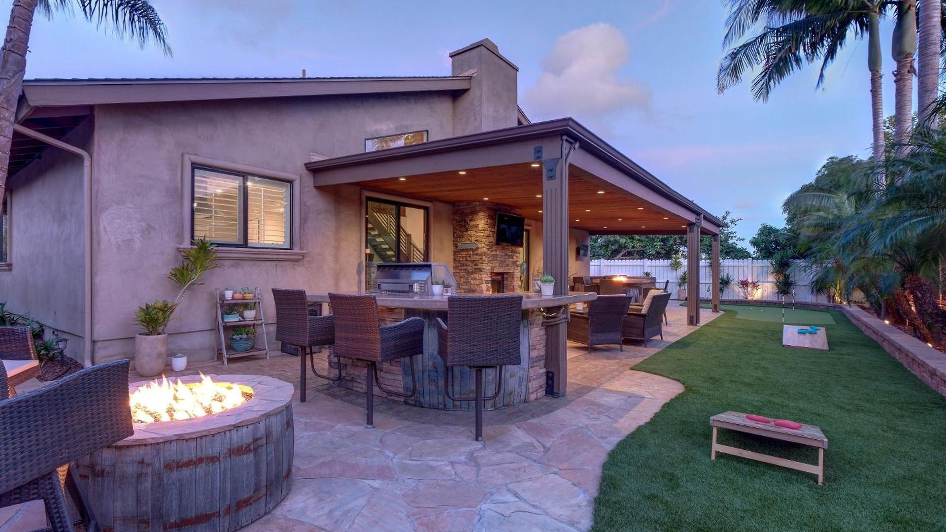 Holiday home Walk To Lagoon! Luxe Coastal Escape W/ Pool Table *