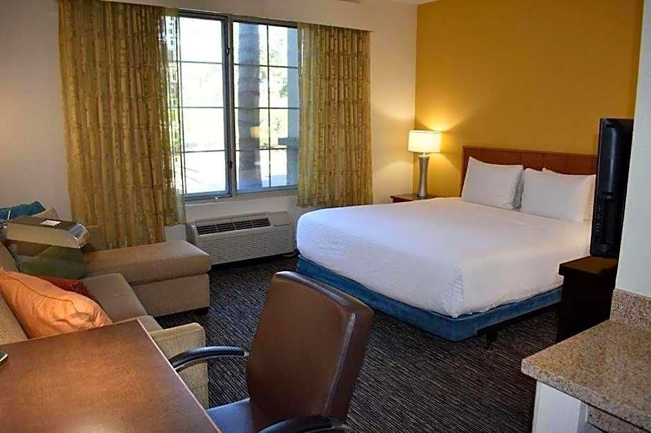 Hyatt House San Diego Hotel 4*
