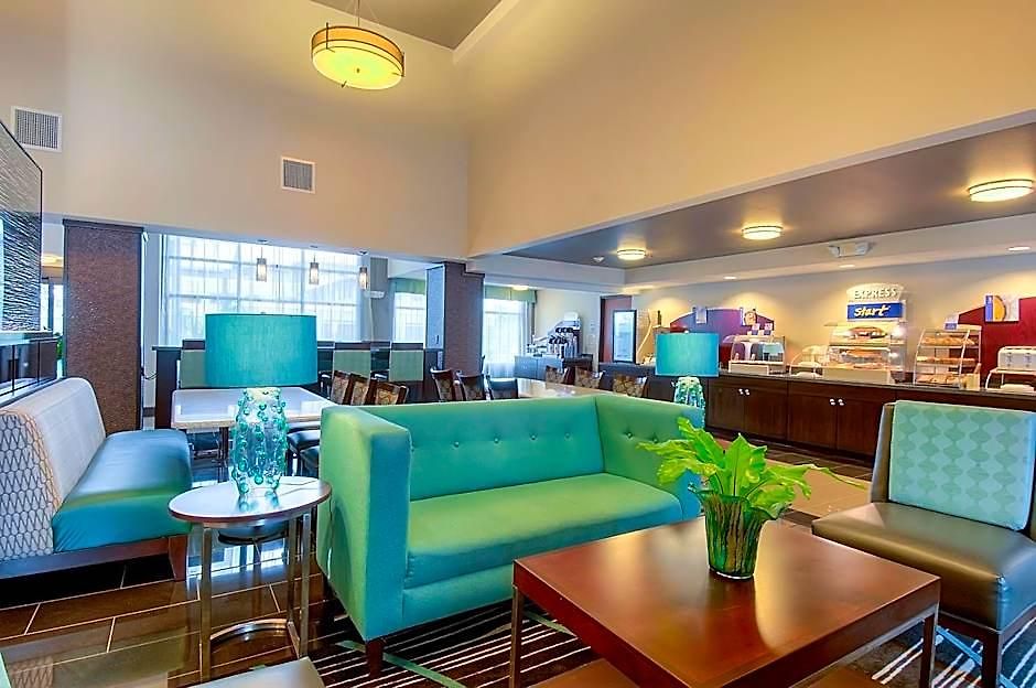 Hotel Express & By Ihg 3*