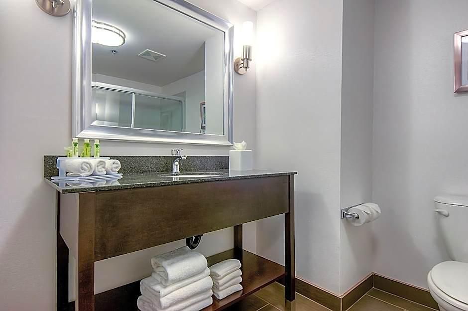 Hotel Express & By Ihg 3*