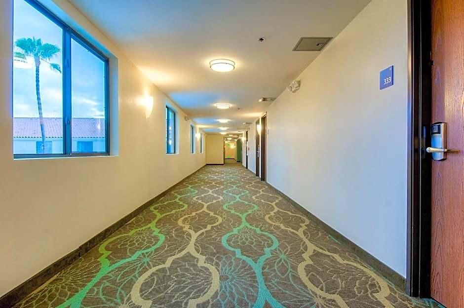 Express & By Ihg Hotel Carlsbad