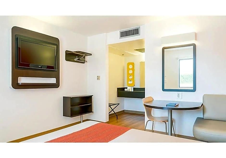 Hotel 6-carlsbad, Ca Carlsbad