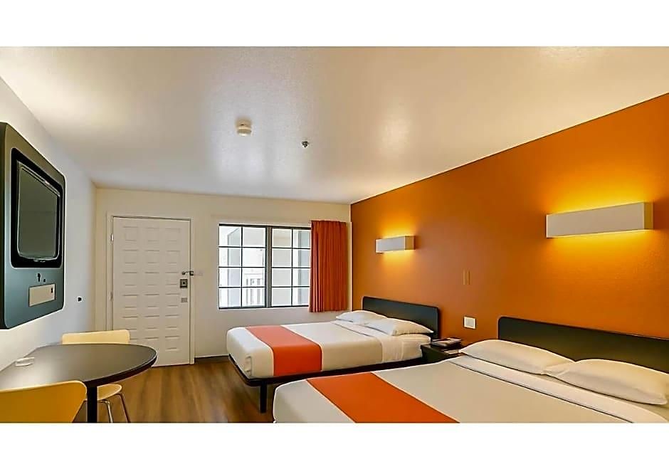 Hotel 6-carlsbad, Ca Carlsbad