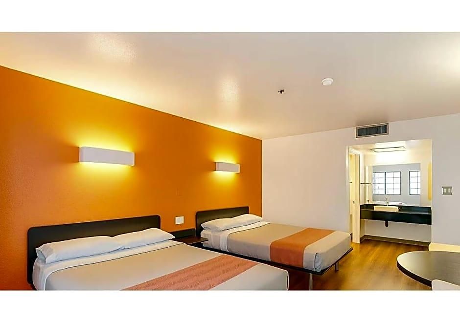 6-carlsbad, Ca Hotel