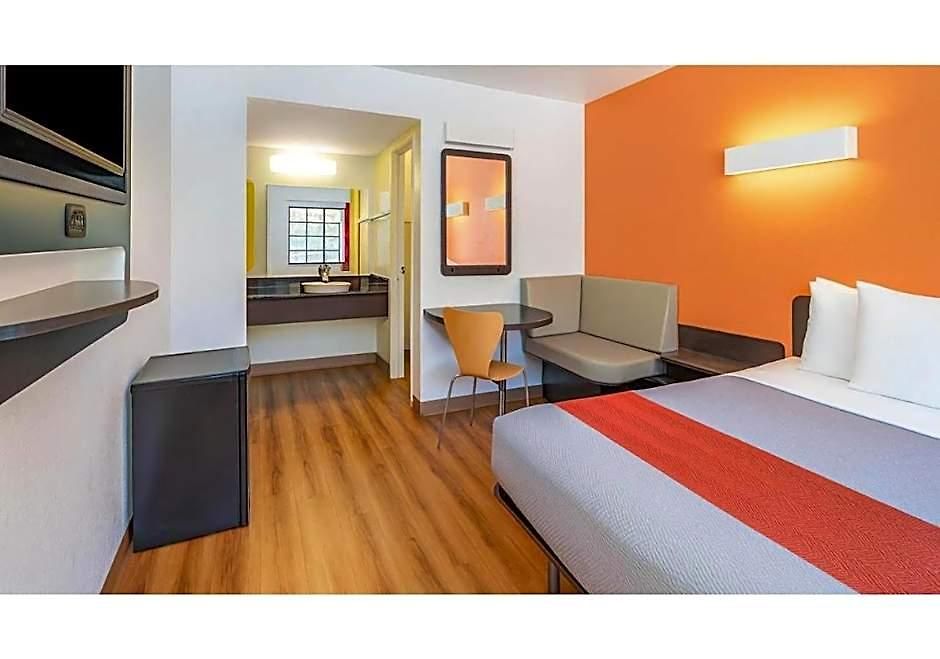 Hotel 6-carlsbad, Ca Carlsbad