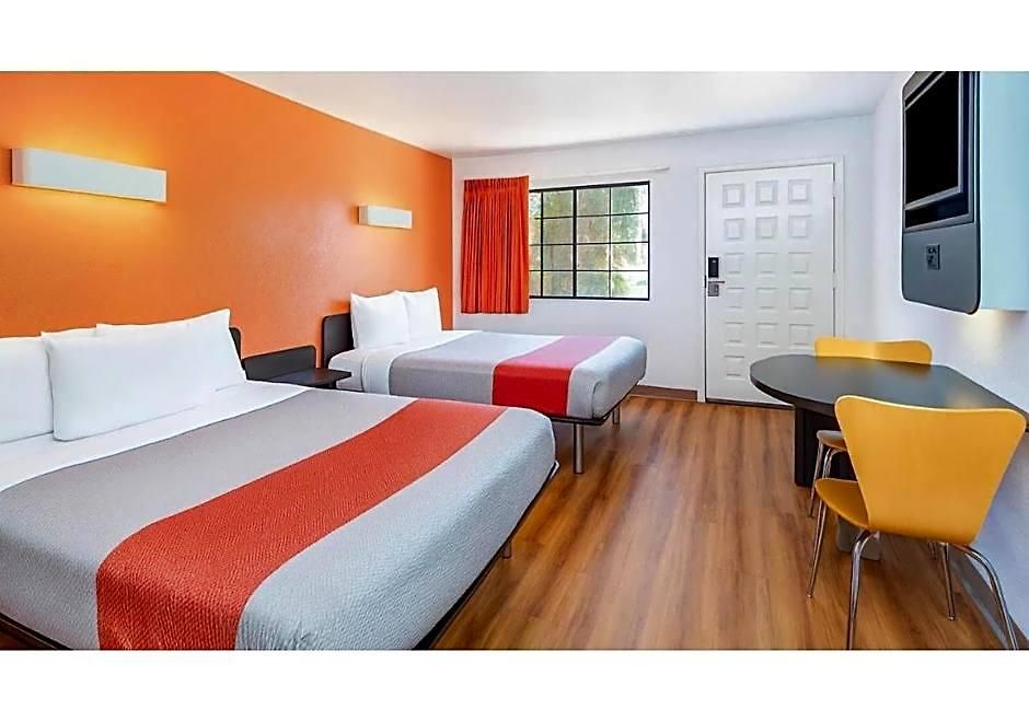 6-carlsbad, Ca 3*