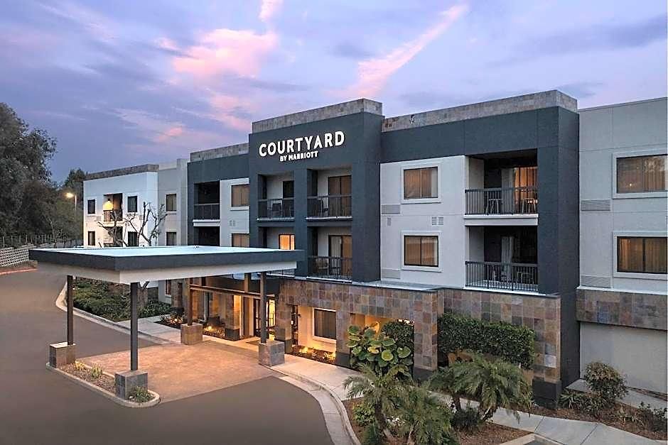 Courtyard By Marriott San Diego