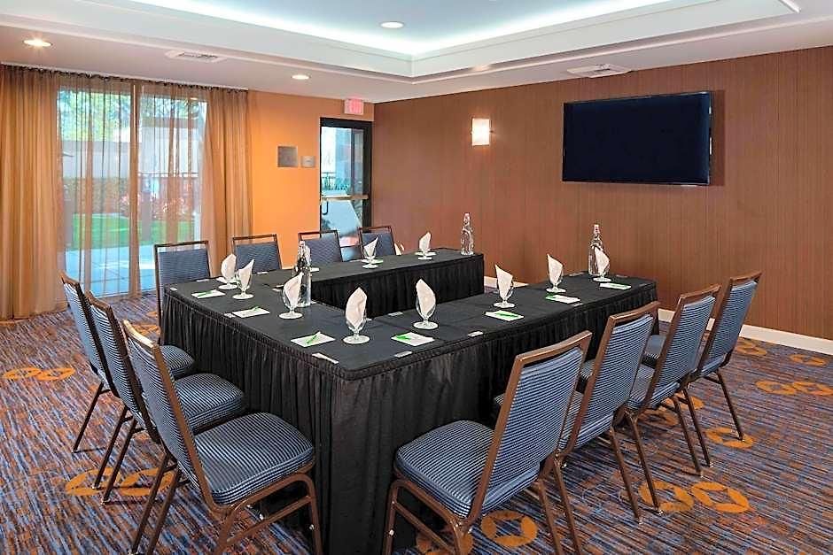 Courtyard By Marriott San Diego Hotel