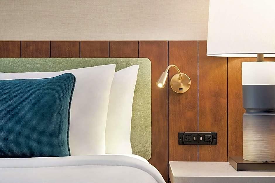 Hilton Garden 4*