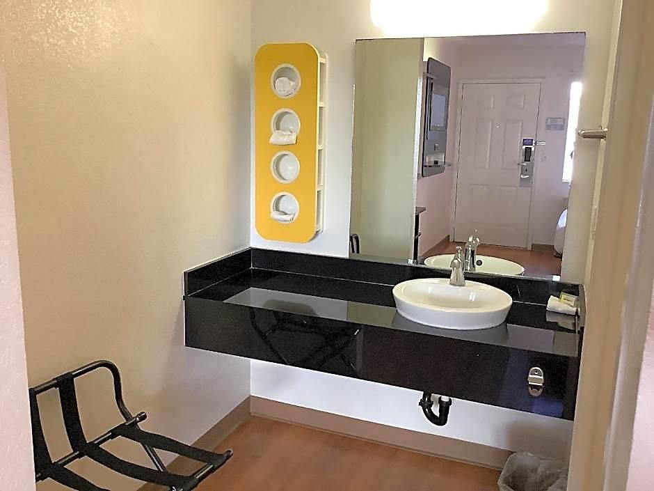 6-carlsbad, Ca - Village 2*