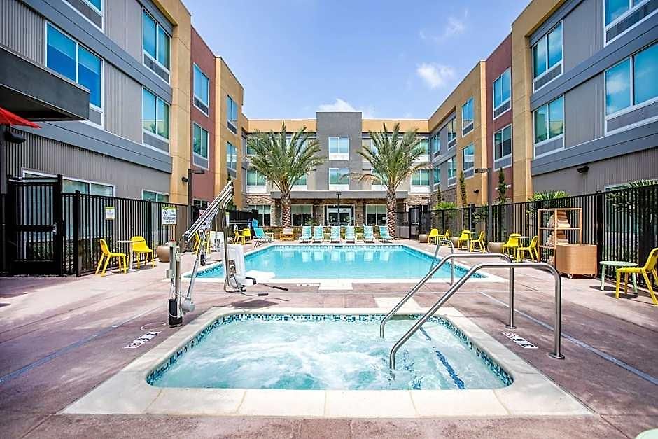 Home2 By Hilton Carlsbad, Ca Hotel