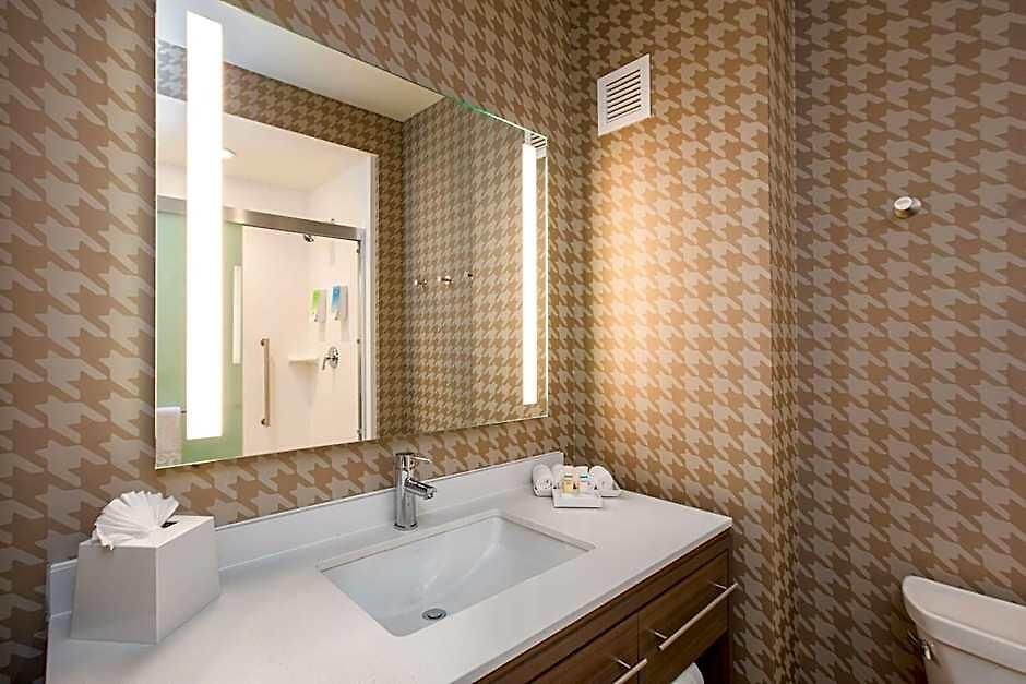 Hotel Home2 By Hilton Carlsbad, Ca 3*