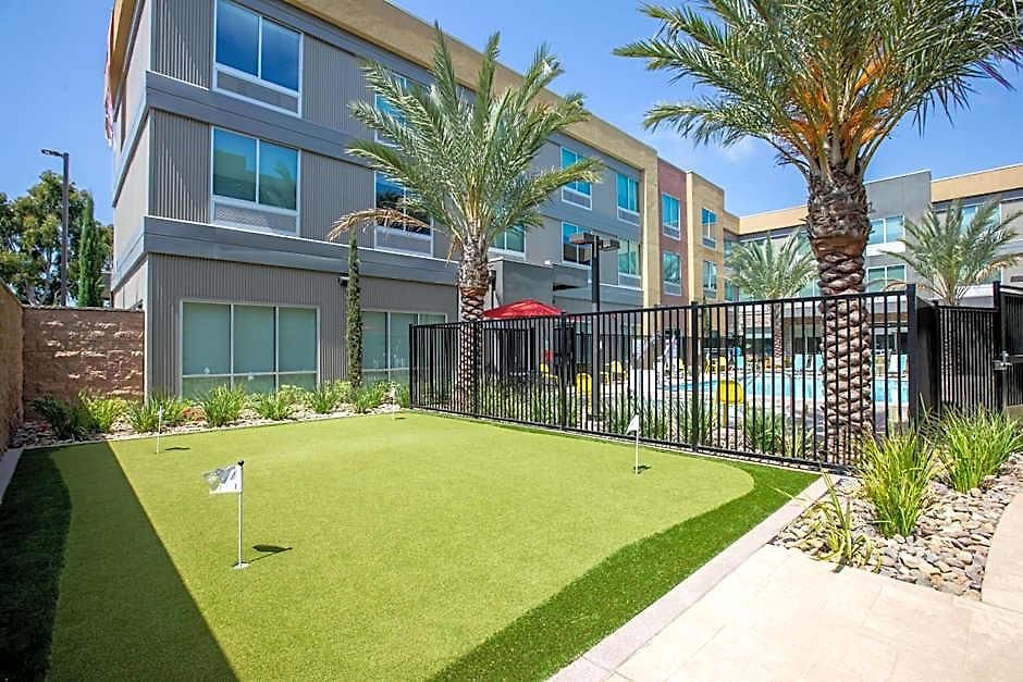 Hotel Home2 By Hilton Carlsbad, Ca 3*