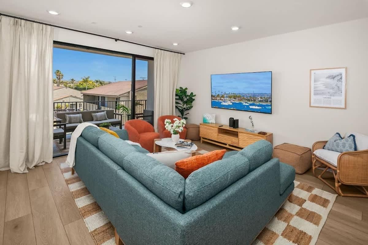 3 Minute Walk To 4 Bedroom