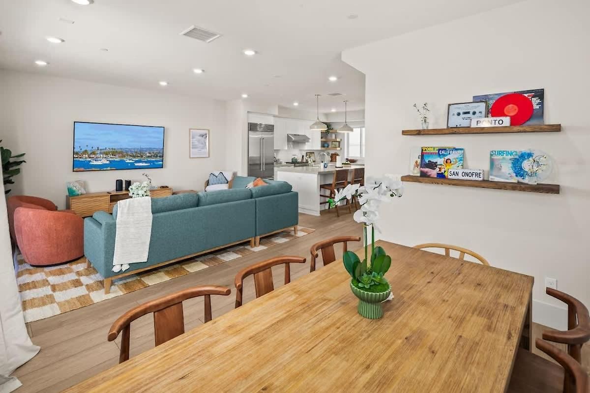3 Minute Walk To 4 Bedroom * Carlsbad