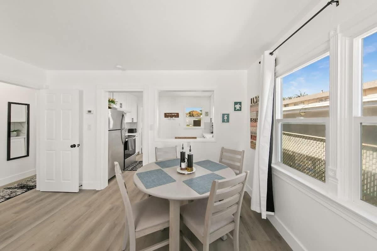 Holiday home 2 Bedroom With Ocean Views Large Deck Remodeled *
