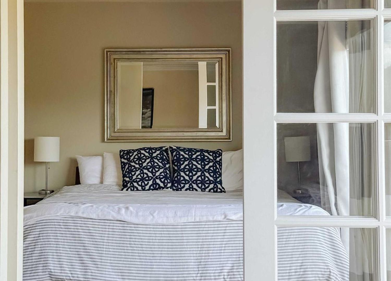 Holiday home With Tennis Court View & King Beds Carlsbad