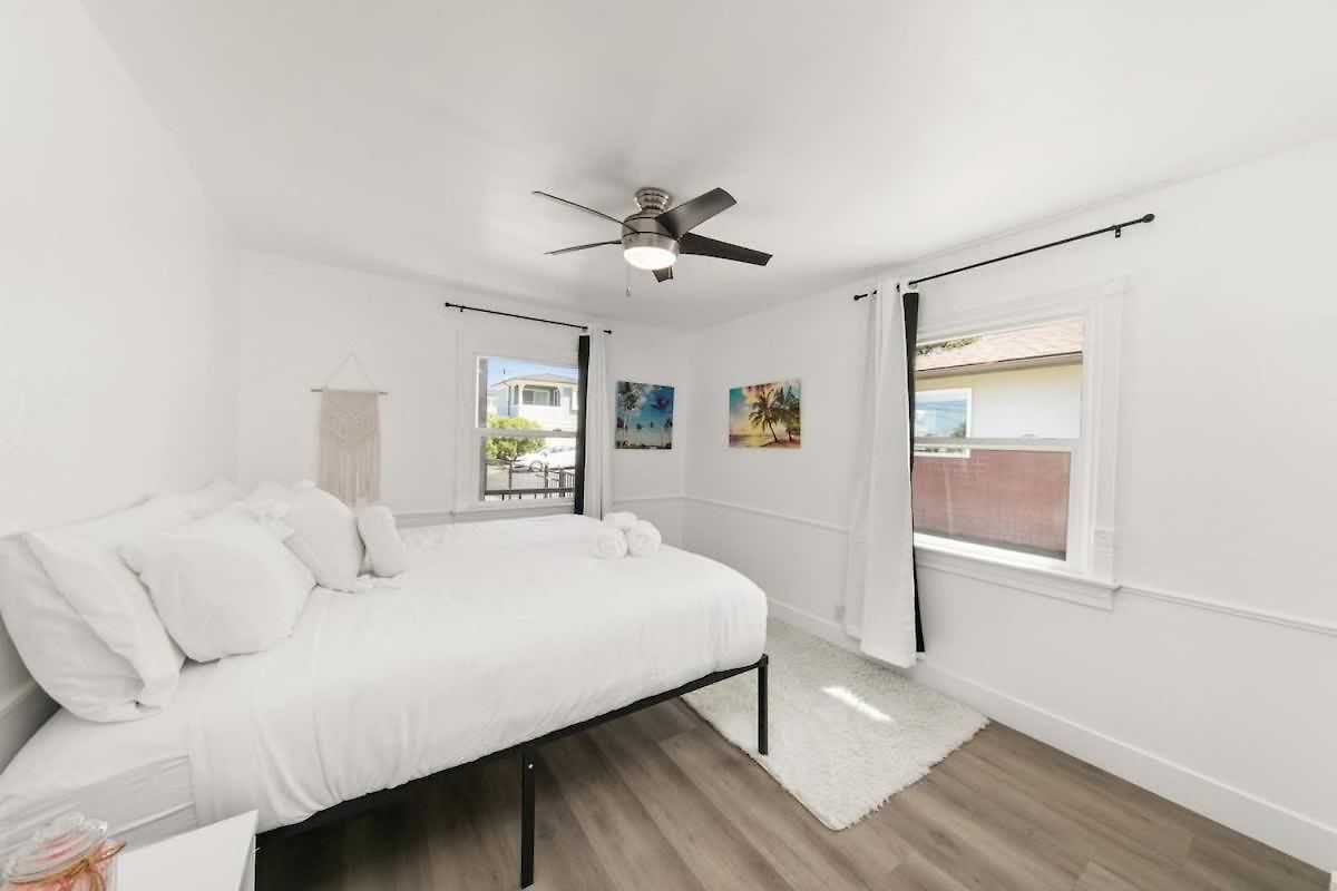2 Bedroom With Ocean Views Large Deck Remodeled *