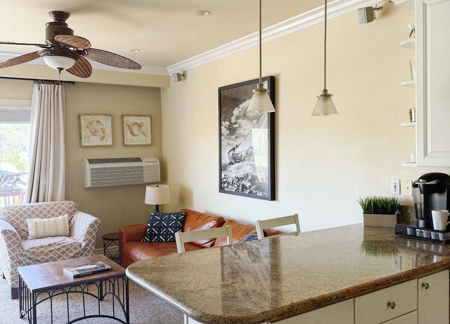 With Tennis Court View & King Beds Holiday home Carlsbad