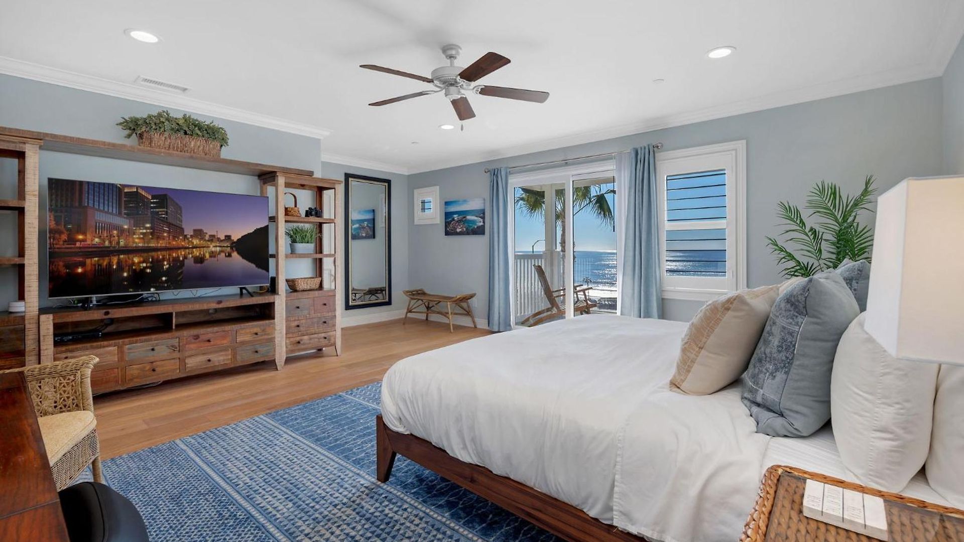 A Beachfront Fairytale In Holiday home Carlsbad