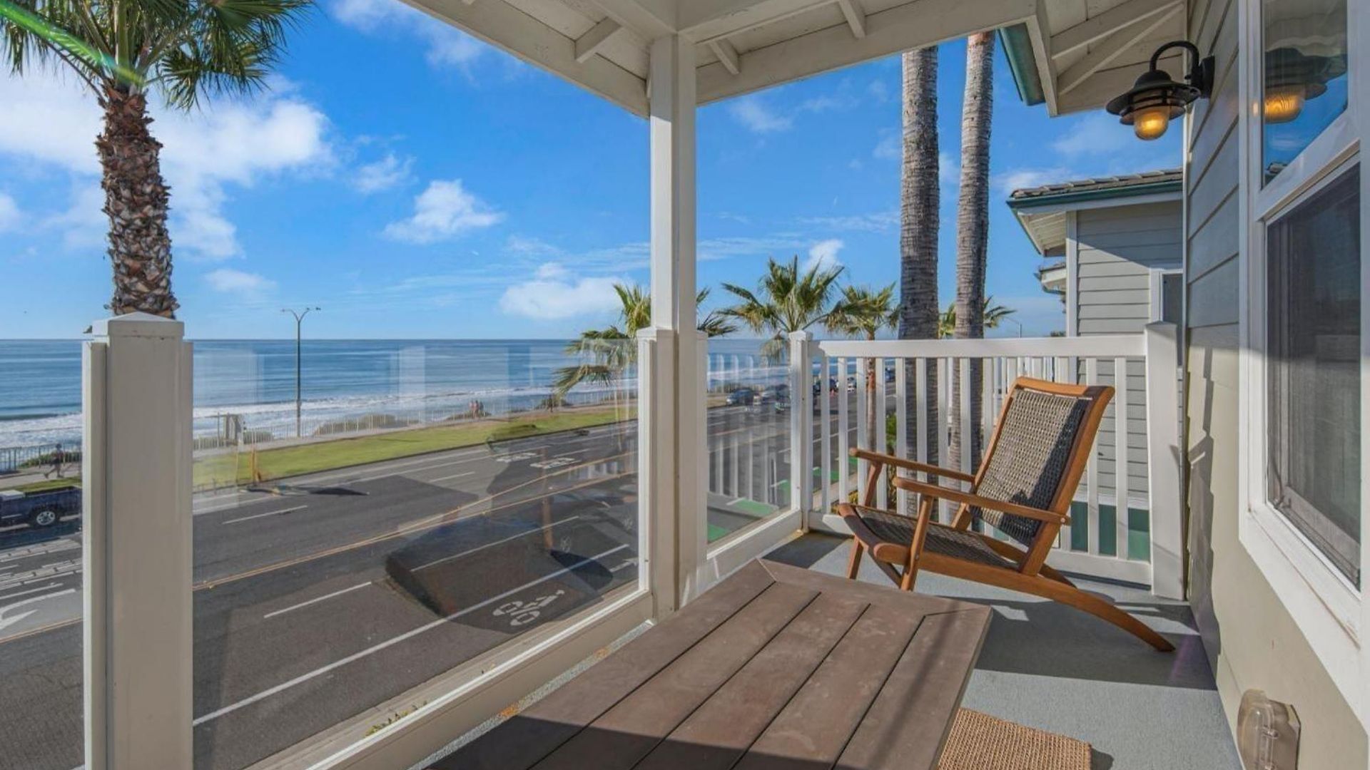 A Beachfront Fairytale In Holiday home Carlsbad