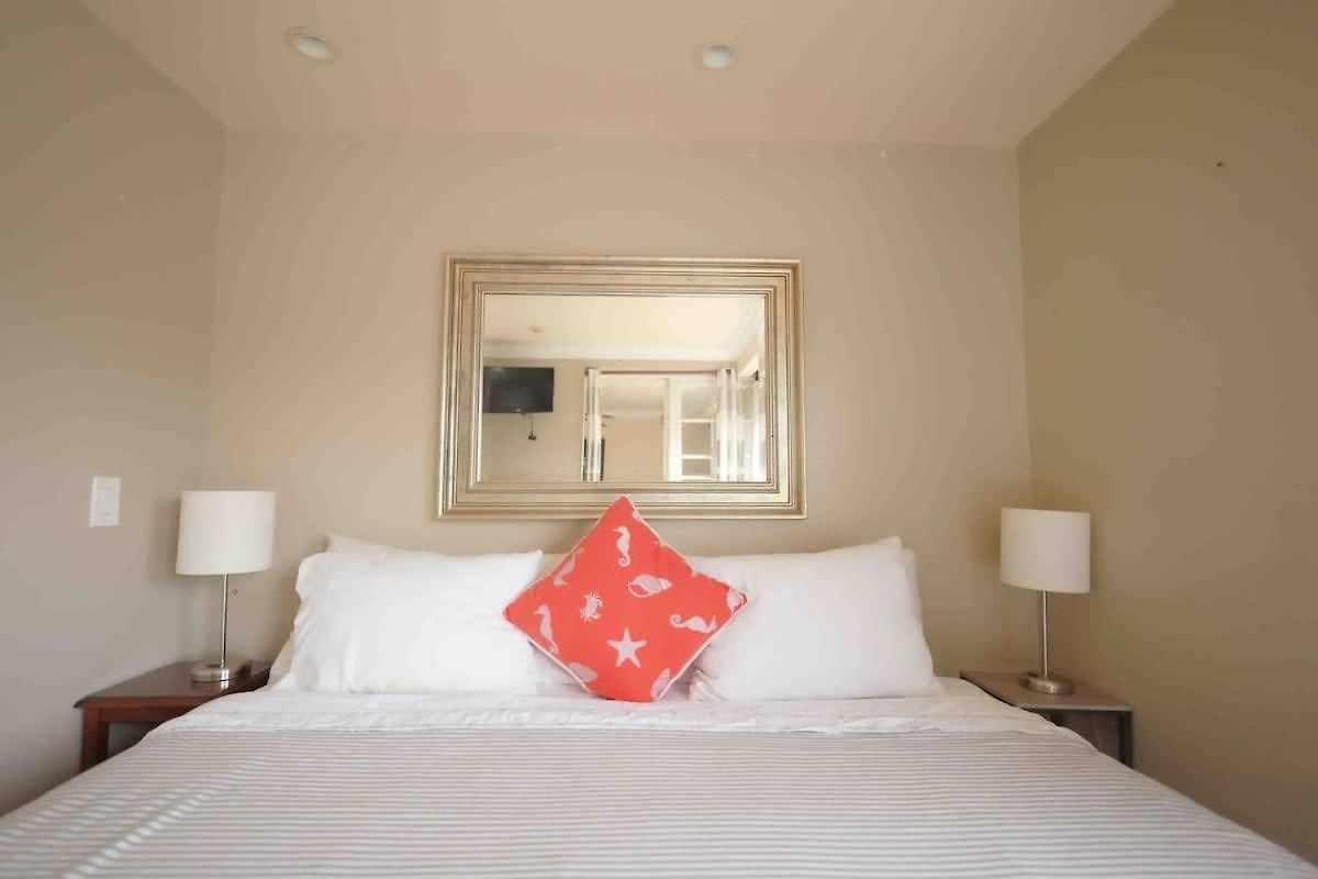 With Tennis Court View & King Beds Holiday home *