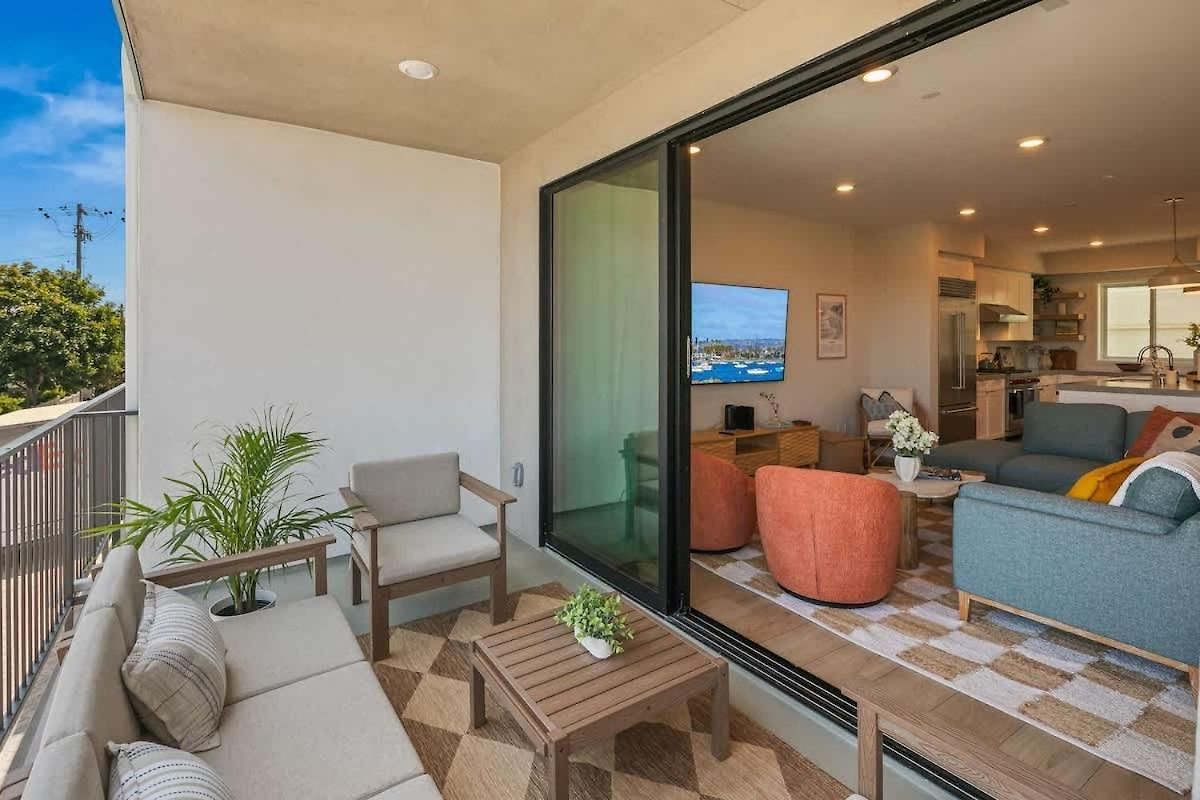 3 Minute Walk To 4 Bedroom