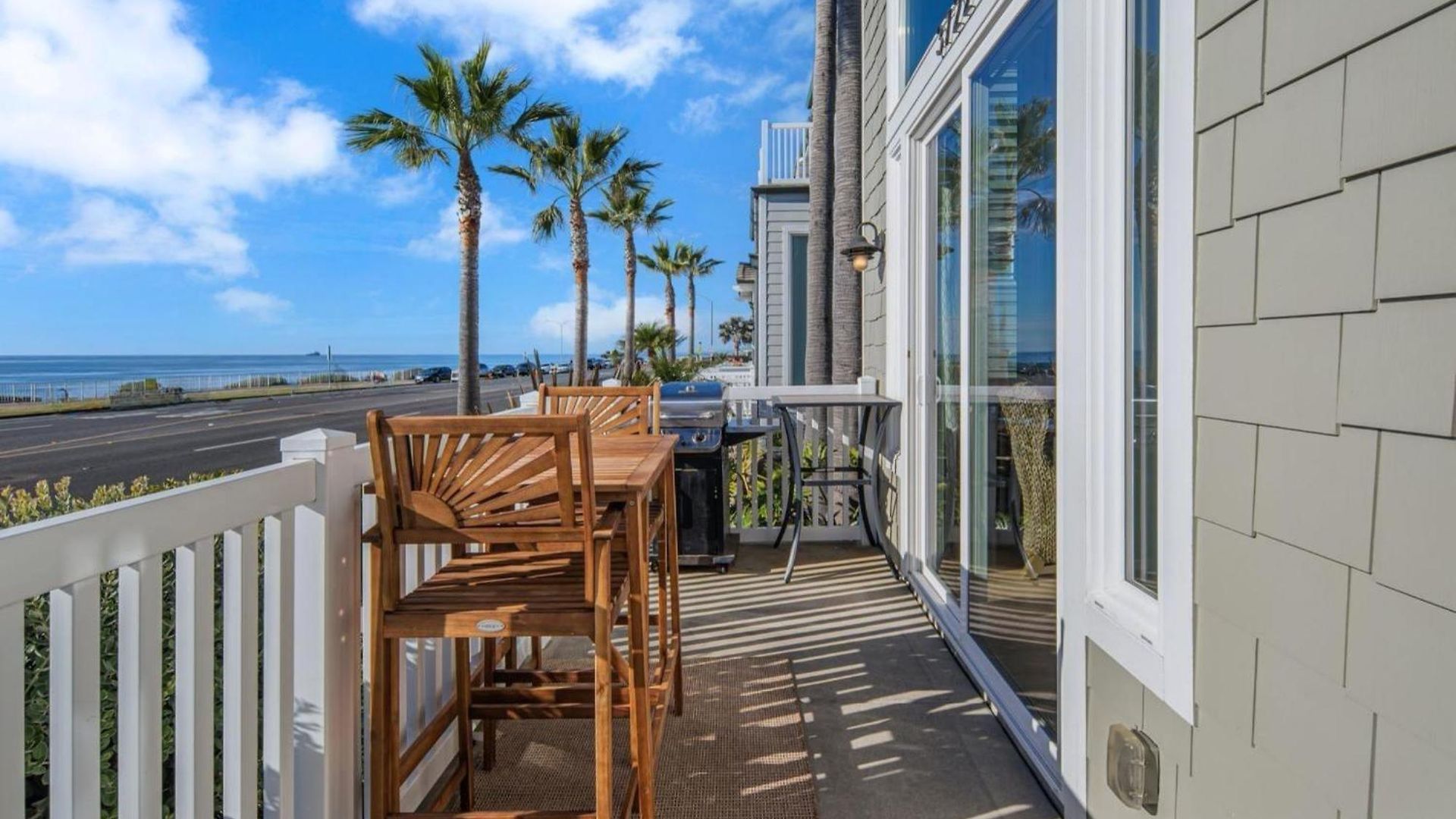 A Beachfront Fairytale In Holiday home *