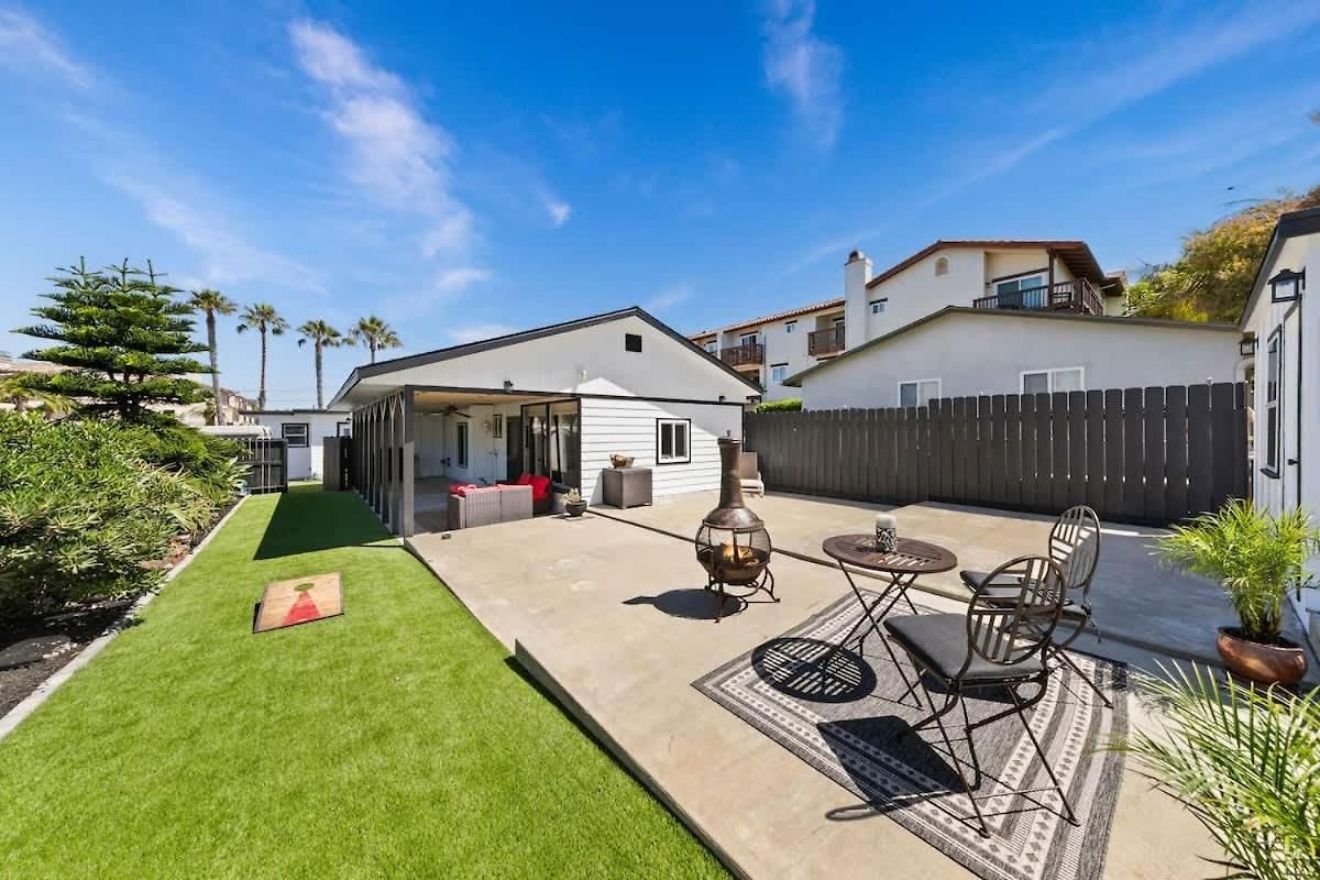 300 Ft From - Whole Compound 2 Units Holiday home *
