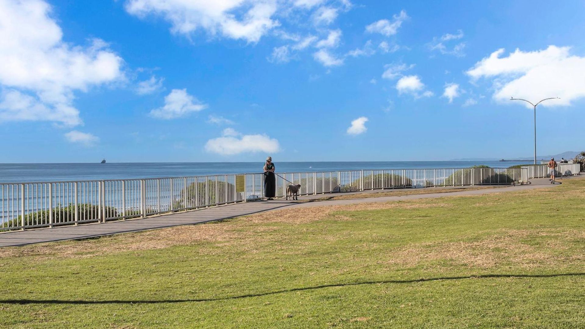 Holiday home A Beachfront Fairytale In *