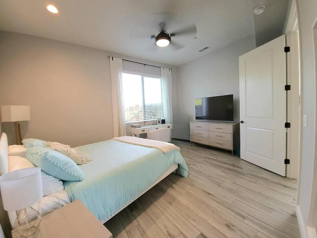 Luxury Coastal Retreat - & Lagoon Carlsbad