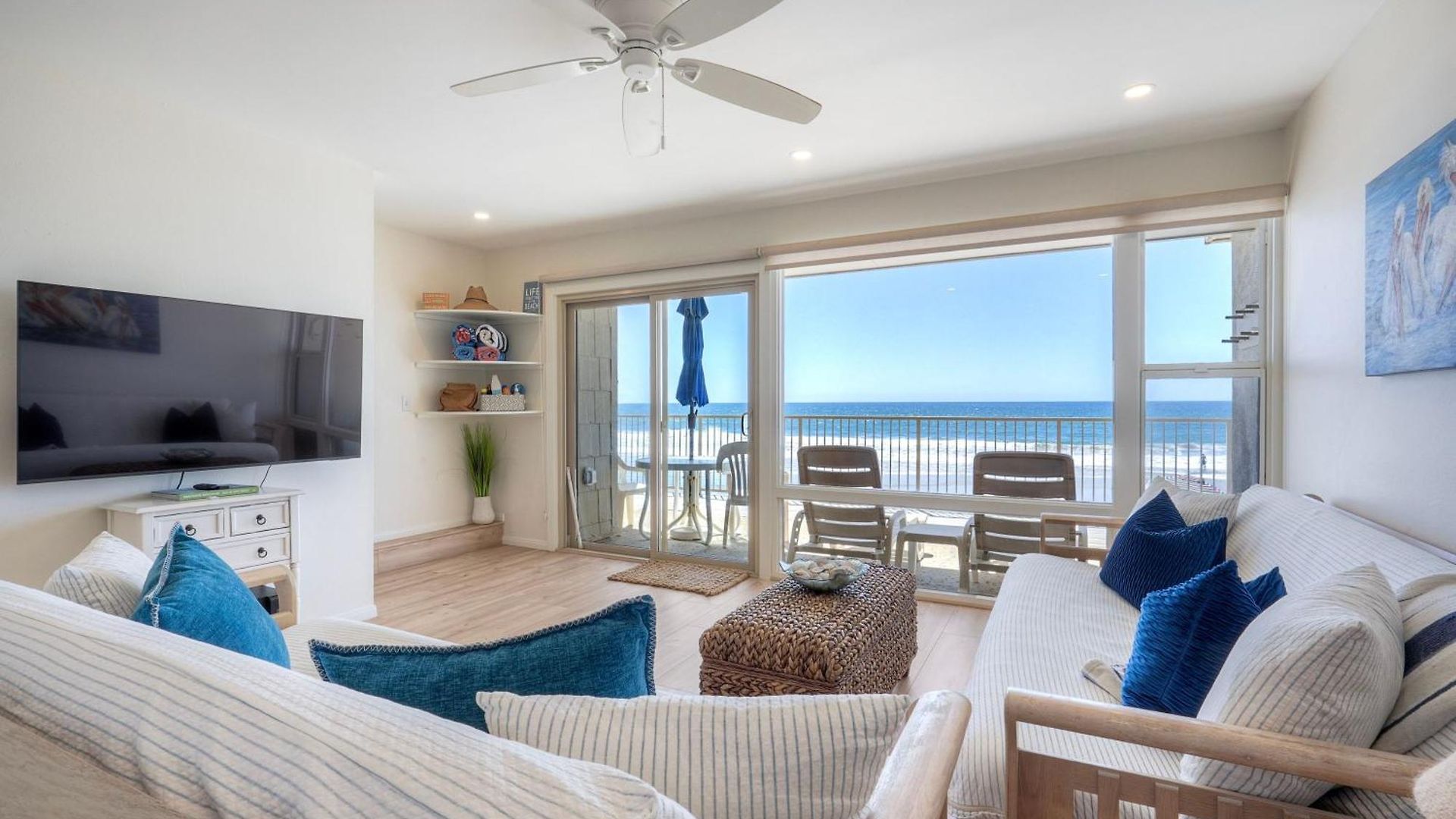 Apartment Oceanfront 2br - Private Patio - Steps To