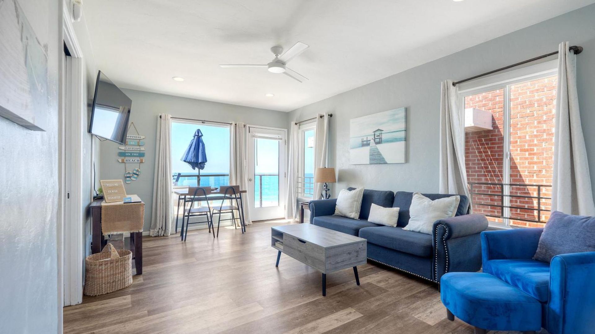 Apartment Oceanfront Unit, Private Balcony, Access, Sunset Views