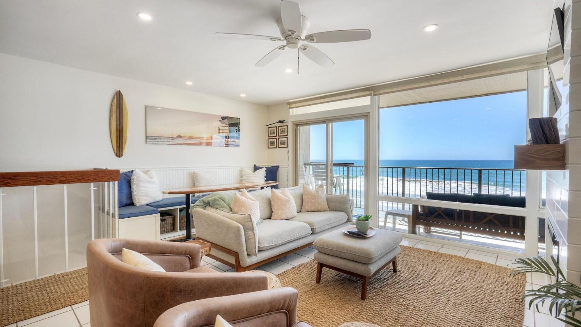 Apartment Oceanfront 2br - Private Patio - Steps To Carlsbad
