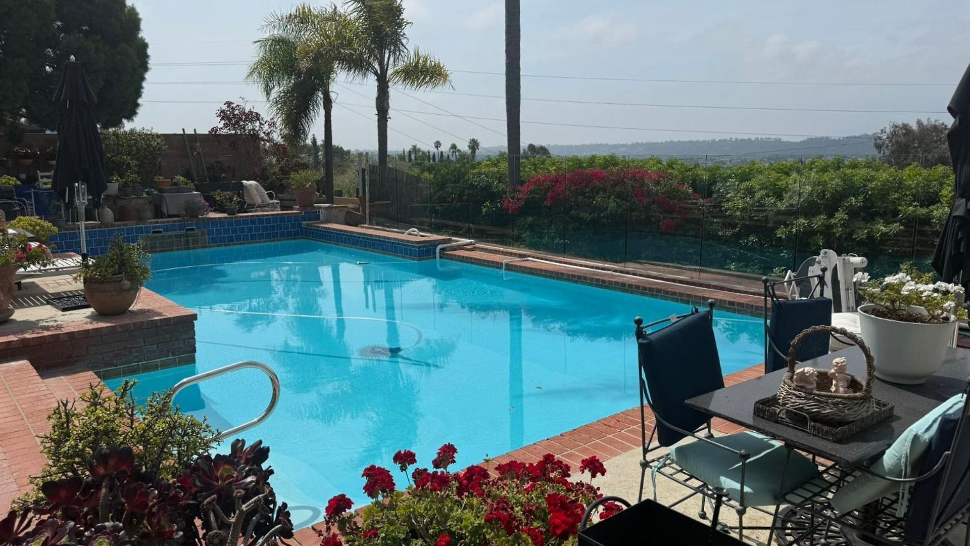 Private Pool & Retreat La Costa Apartment *