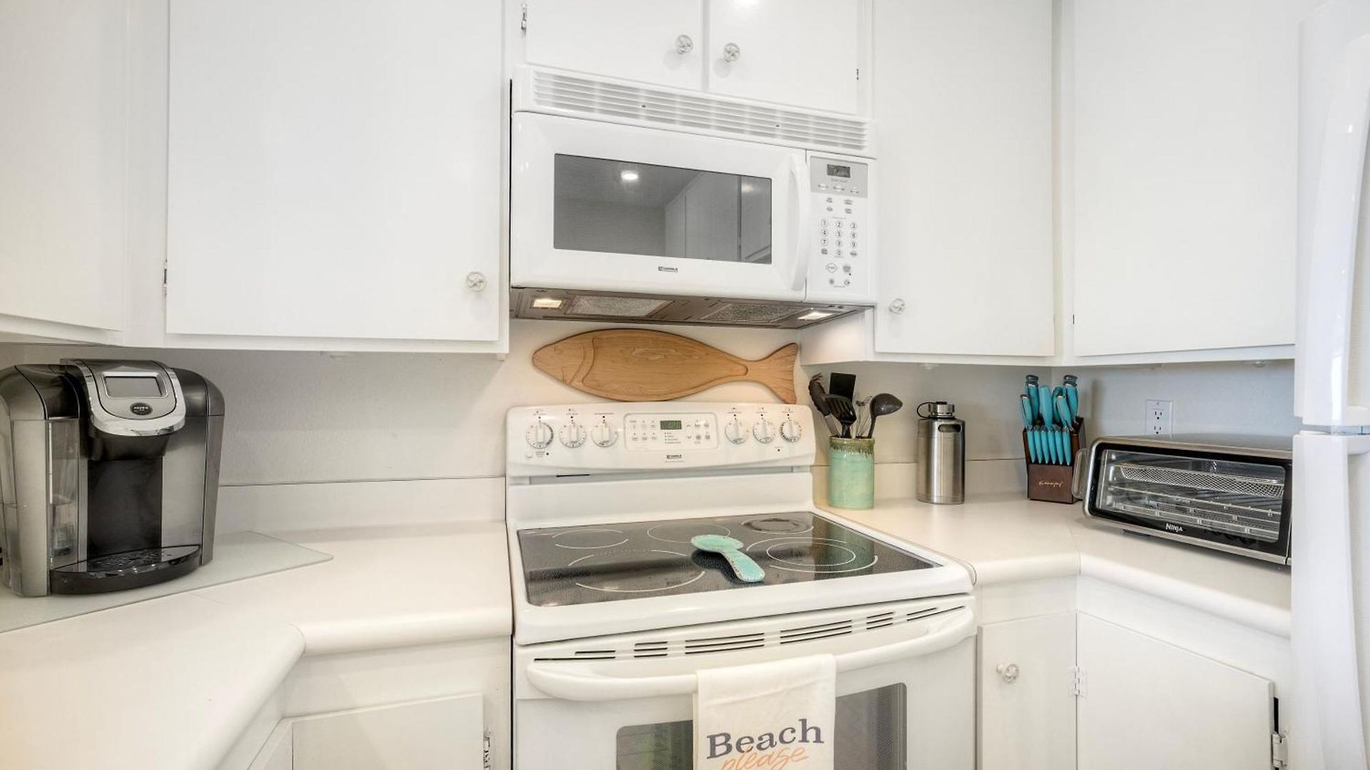 Apartment Oceanfront 2br - Private Patio - Steps To