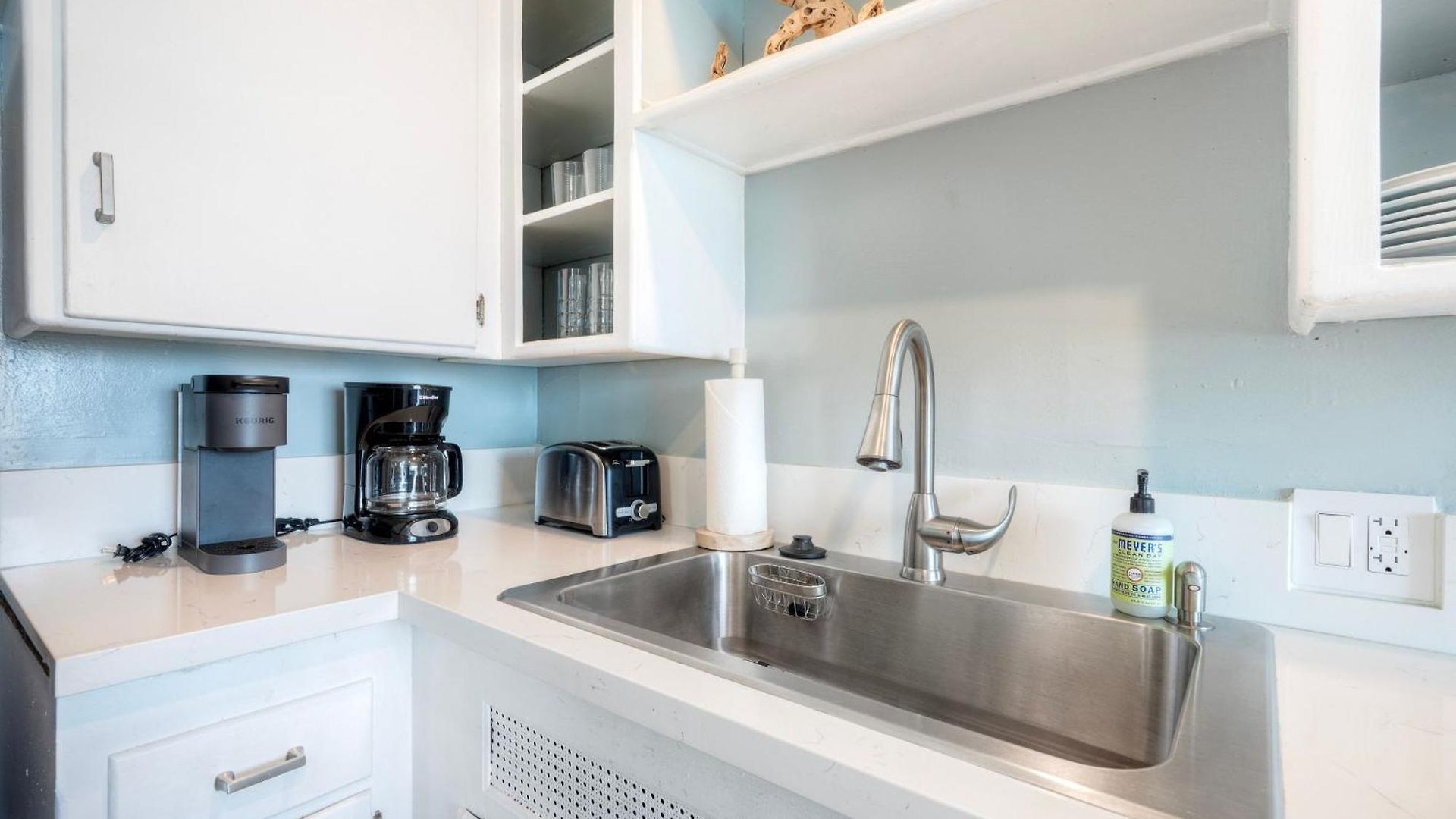Oceanfront Unit, Private Balcony, Access, Sunset Views *