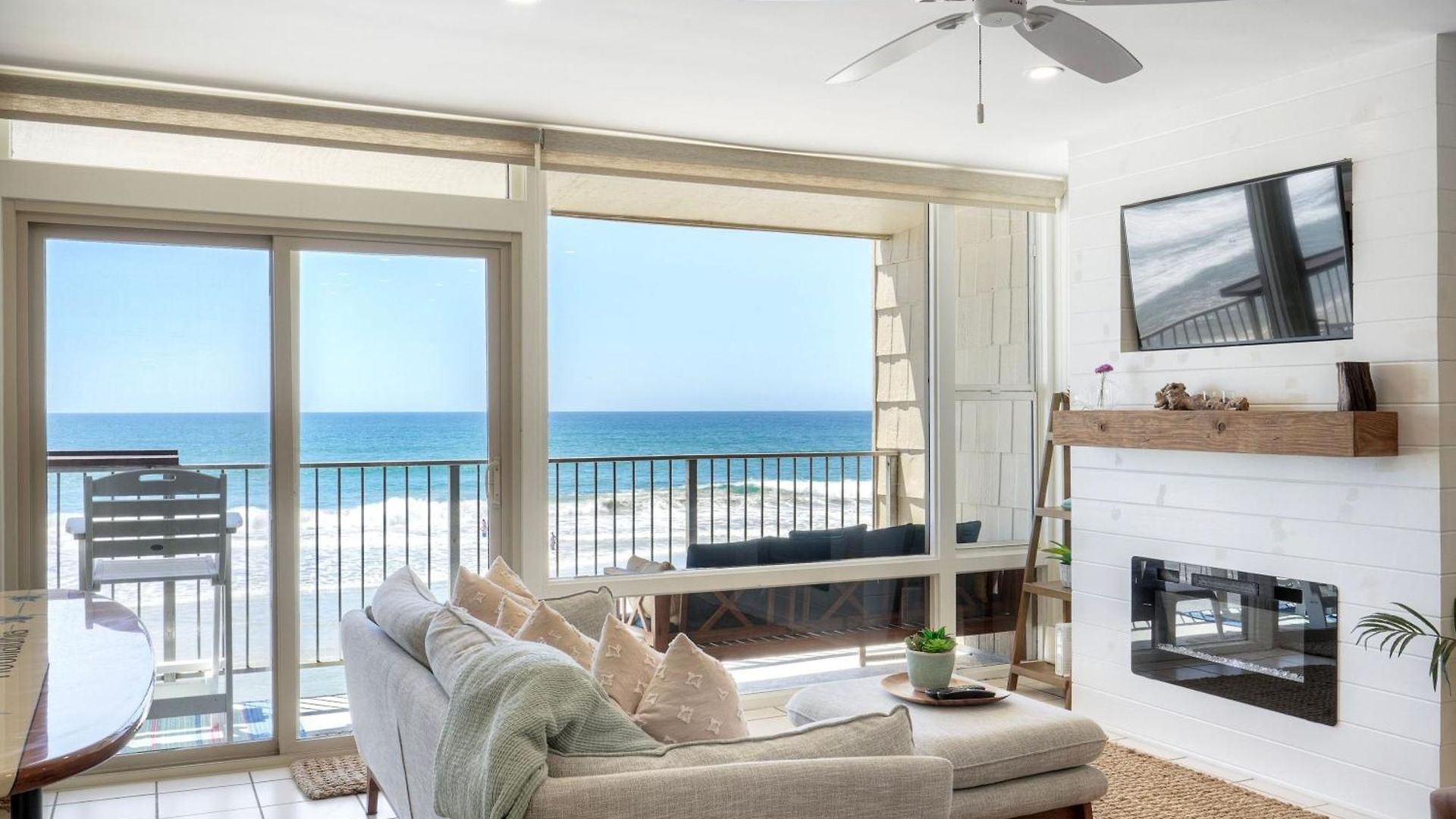 Oceanfront 2br - Private Patio - Steps To Apartment