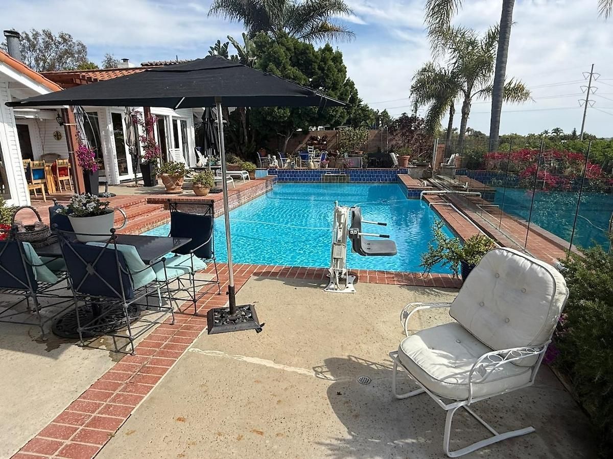 Private Pool & Retreat La Costa Apartment *