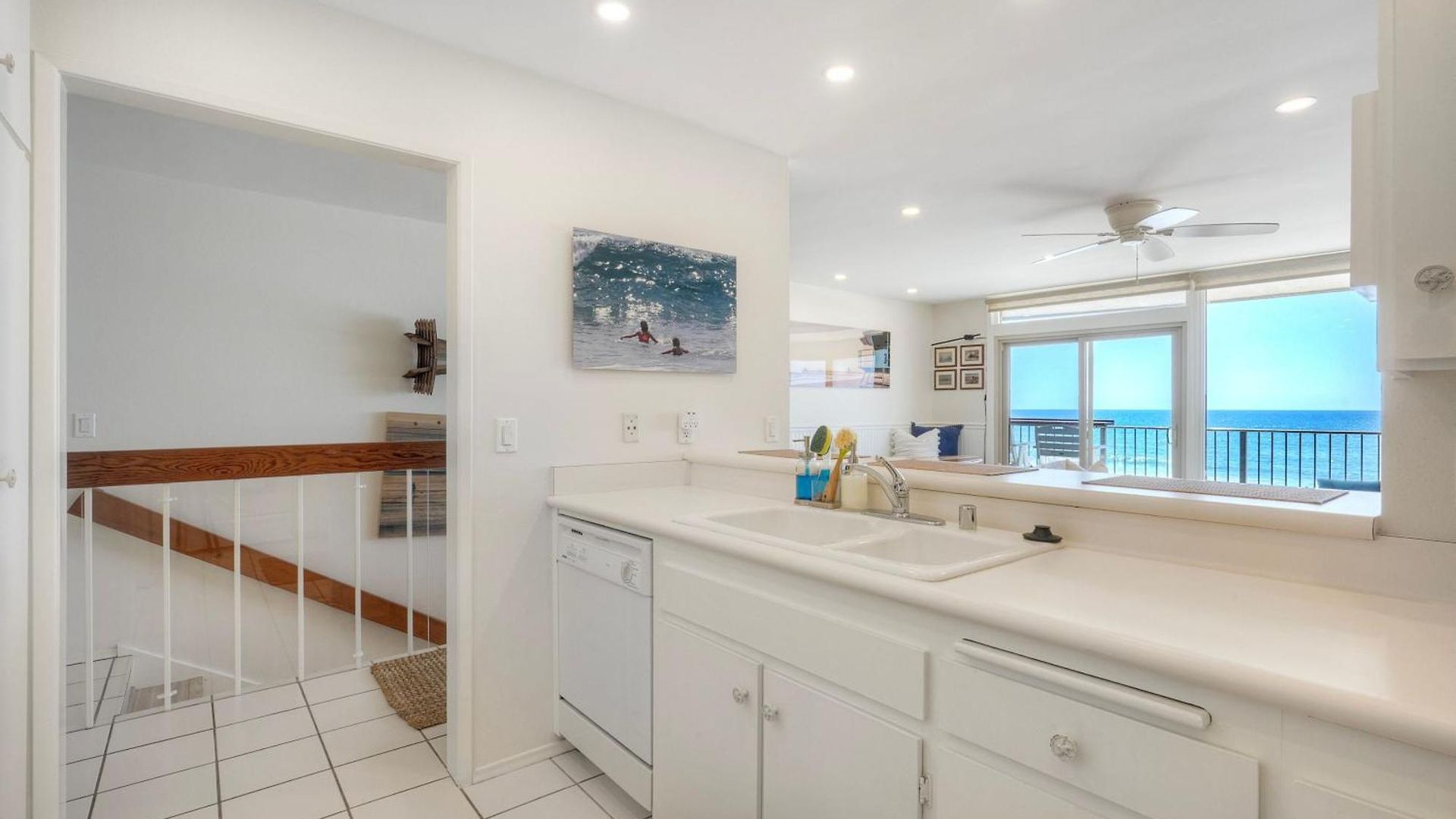 Oceanfront 2br - Private Patio - Steps To Apartment