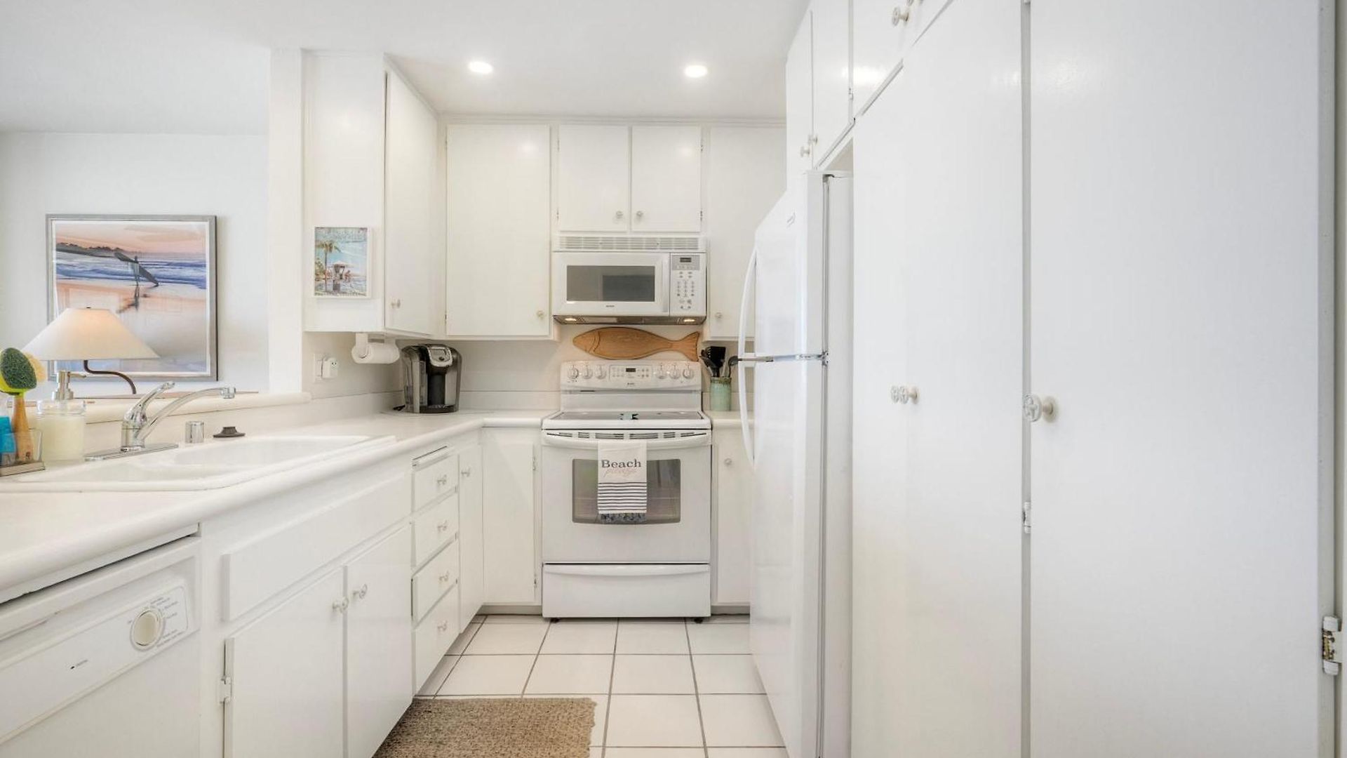 Apartment Oceanfront 2br - Private Patio - Steps To *
