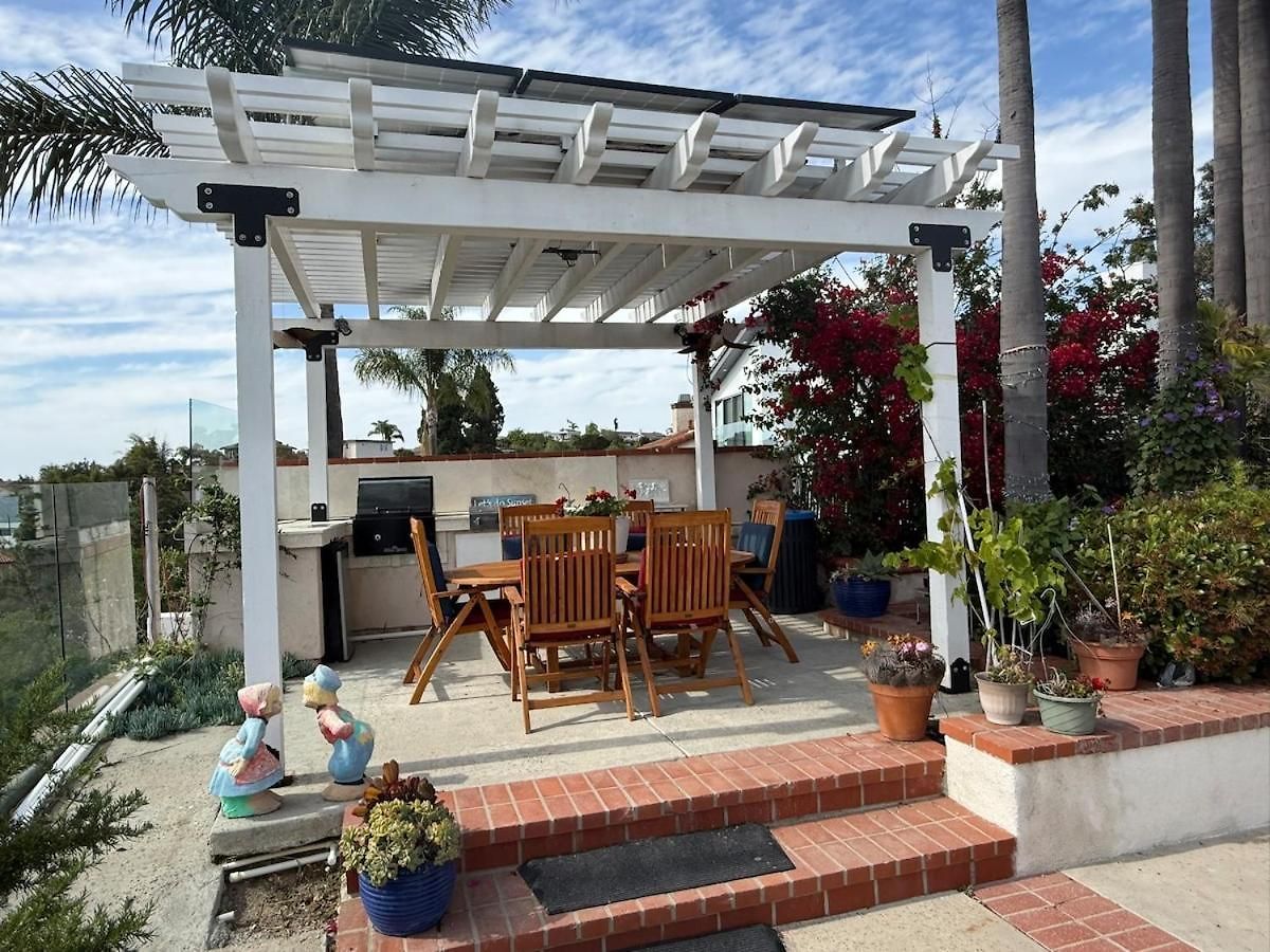 Private Pool & Retreat La Costa Apartment *