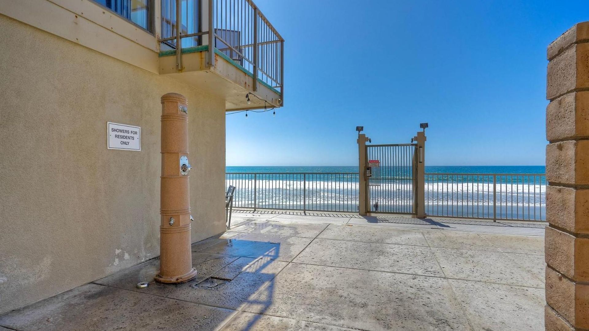 Oceanfront 2br - Private Patio - Steps To