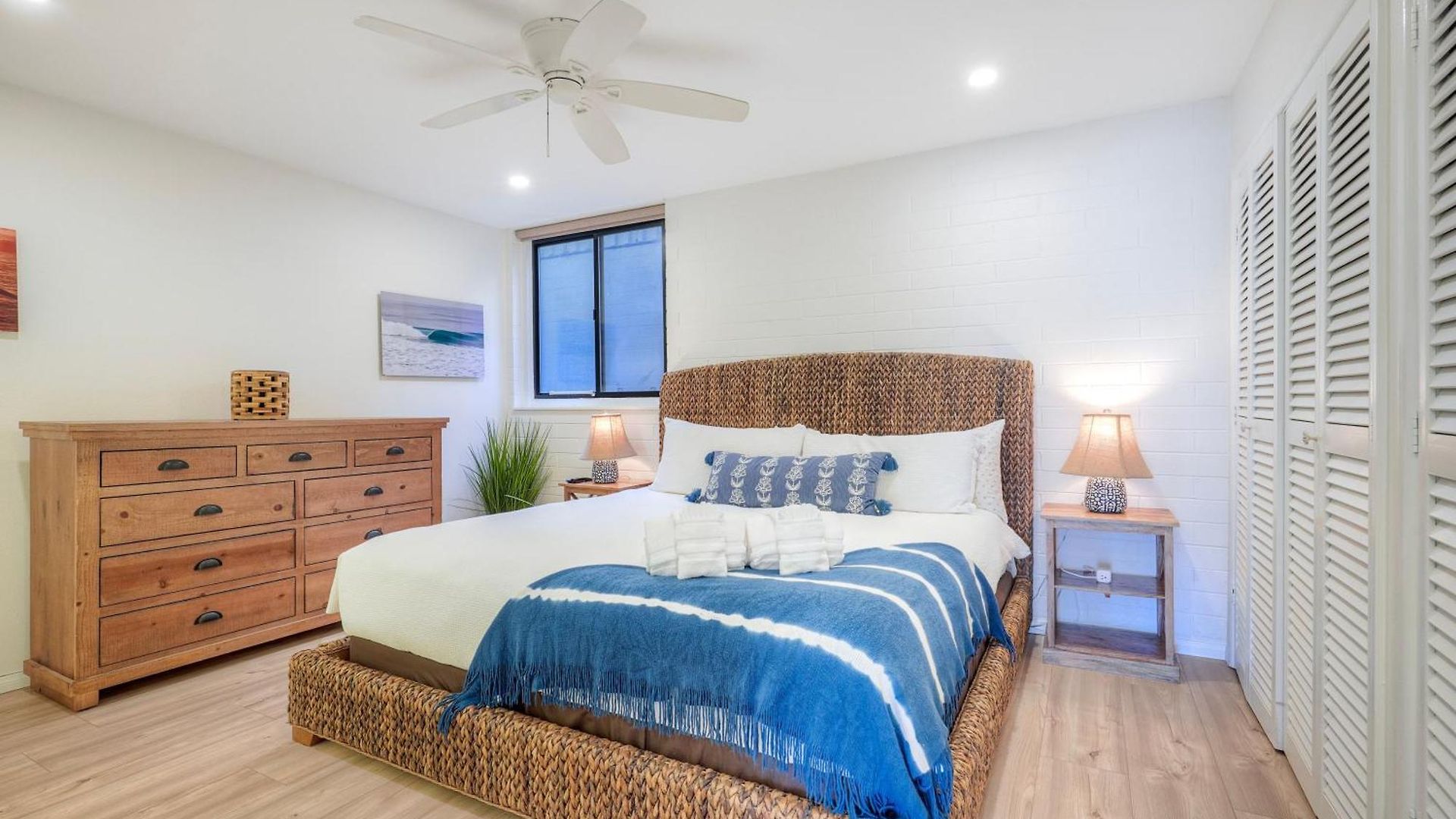 Oceanfront 2br - Private Patio - Steps To *