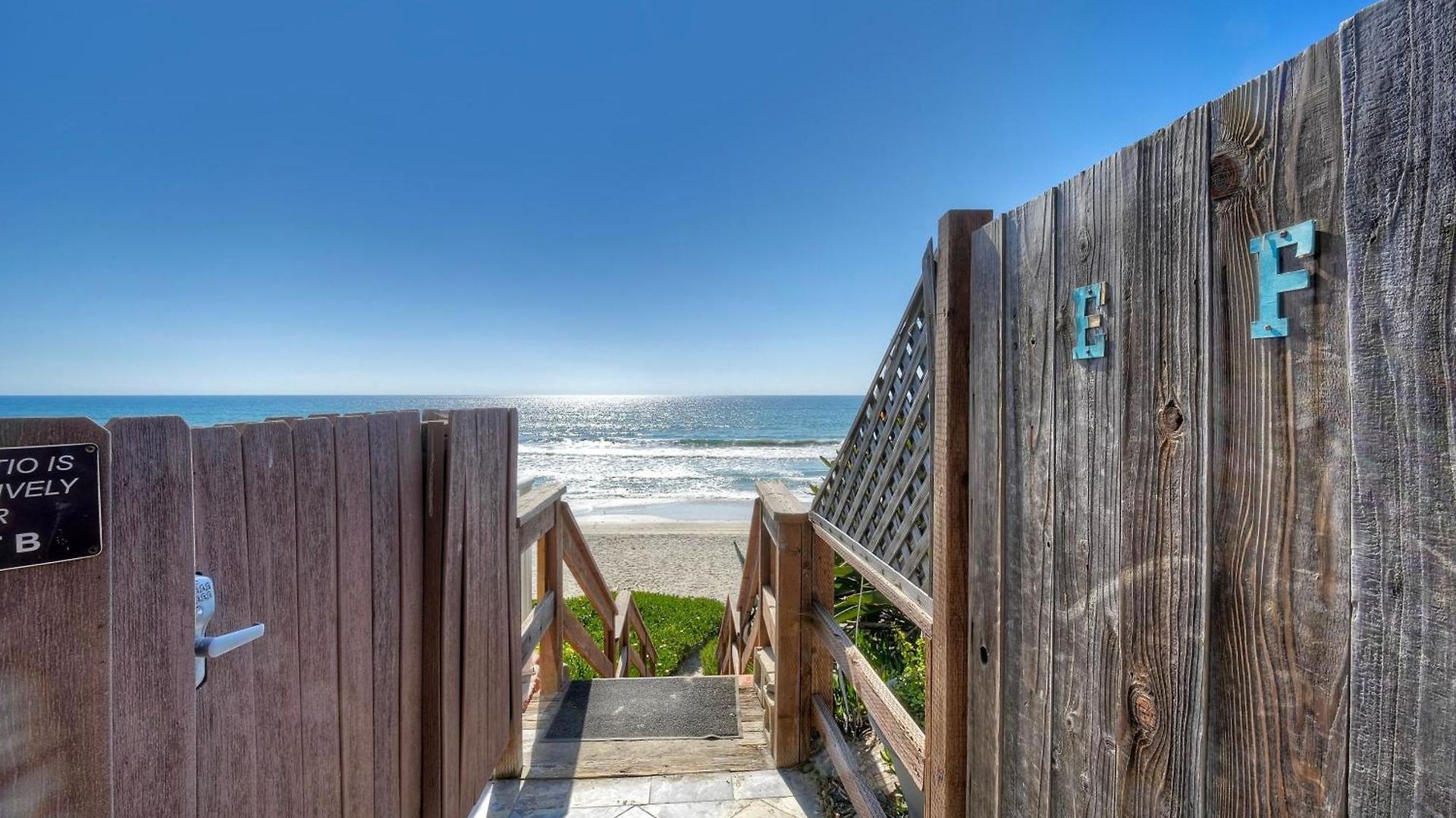 Oceanfront Unit, Private Balcony, Access, Sunset Views Apartment *