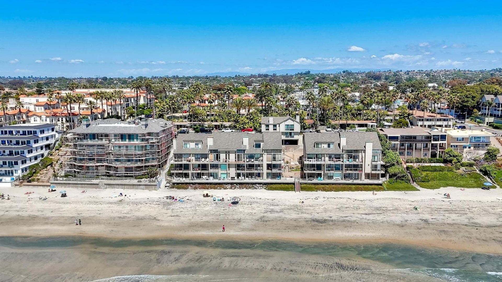 Oceanfront 2br - Private Patio - Steps To Apartment