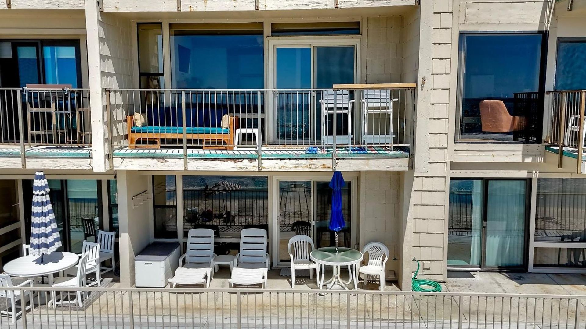Apartment Oceanfront 2br - Private Patio - Steps To Carlsbad